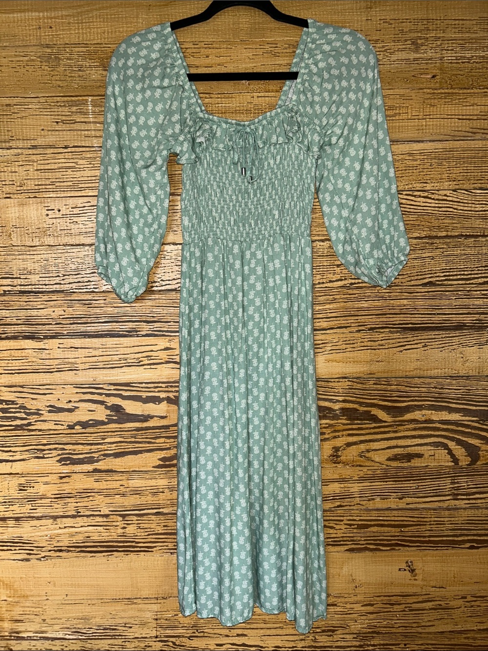 Oak & Trellis | NWOT Green Dress